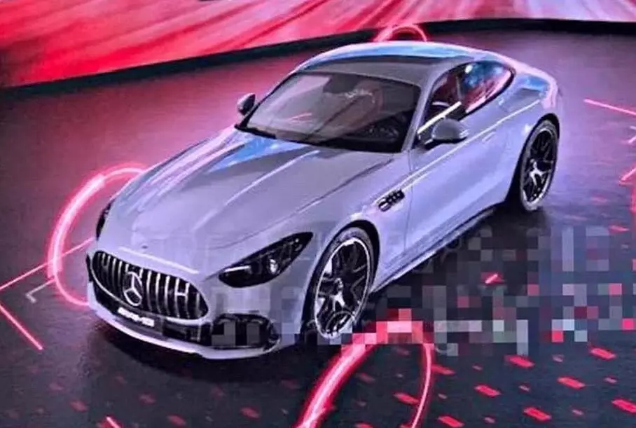 Розкрито зовнішність нового суперкара Mercedes-AMG GT