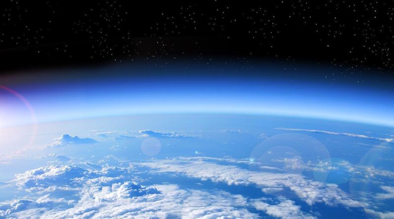 Озоновий шар Землі поступово відновлюється після тривалого руйнування