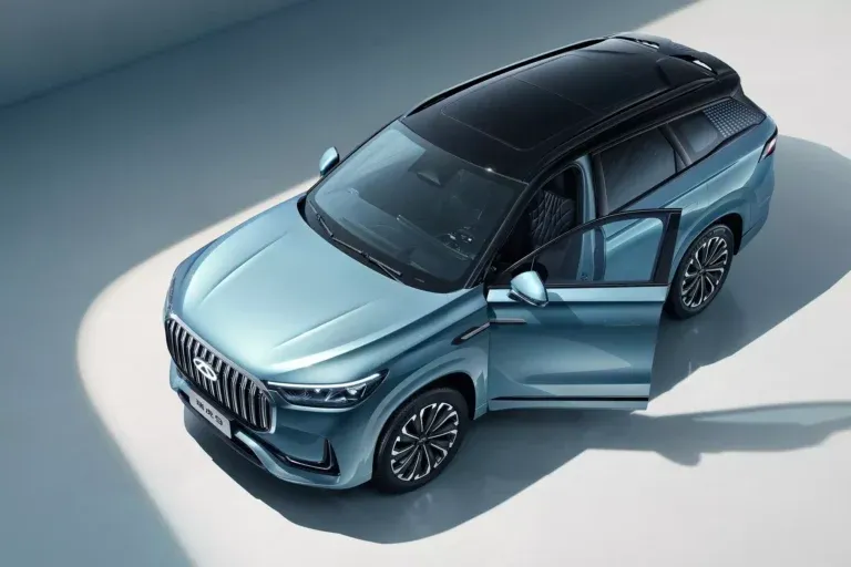 Chery розкрила на офіційних знімках новий трирядний кросовер