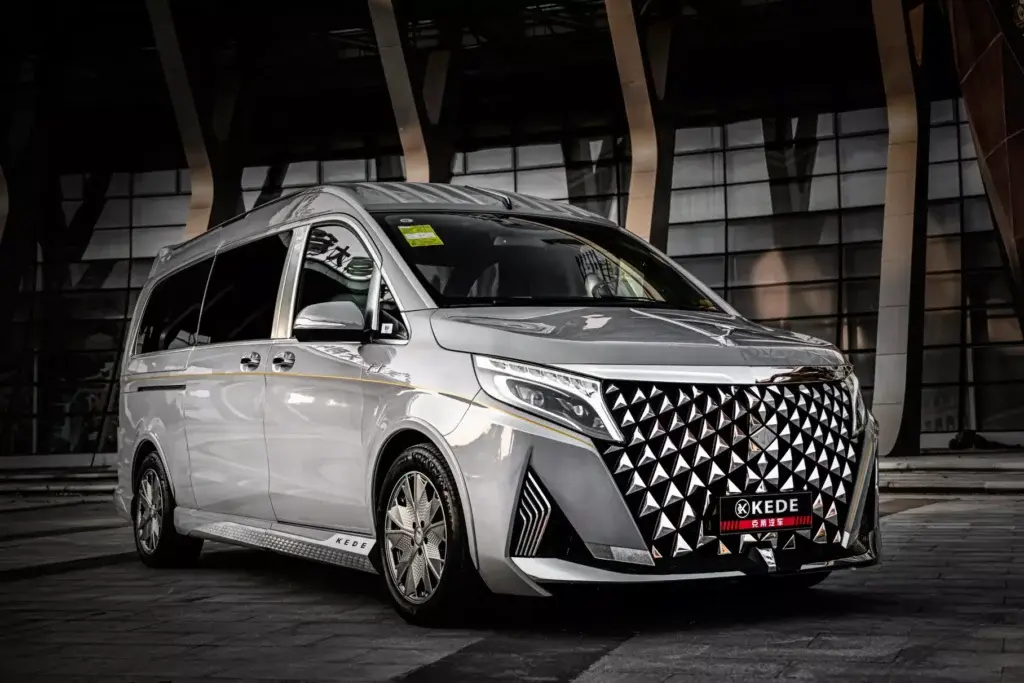 Китайці знайшли витончений спосіб зробити Mercedes вдвічі дорожчим