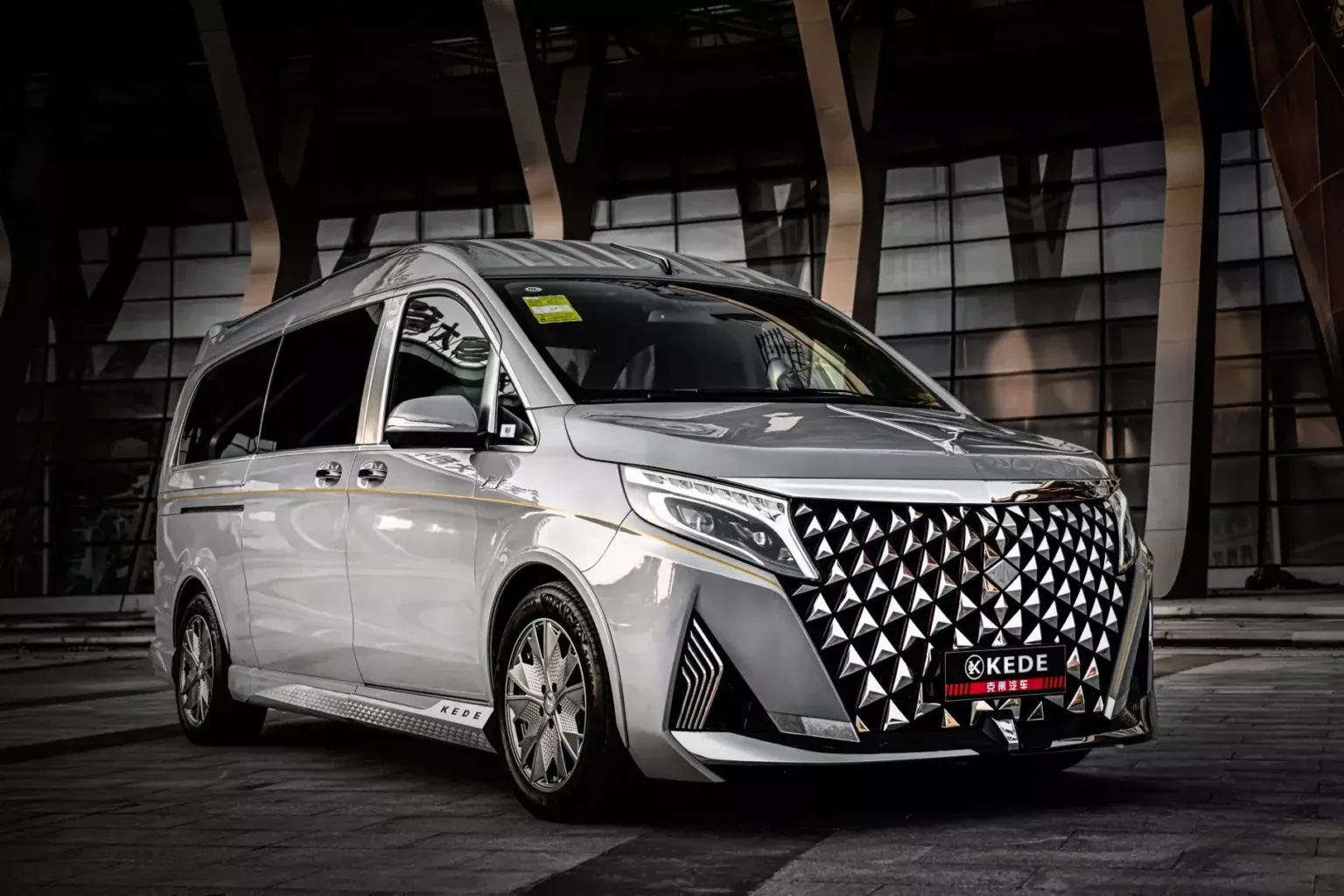 Китайці знайшли витончений спосіб зробити Mercedes вдвічі дорожчим