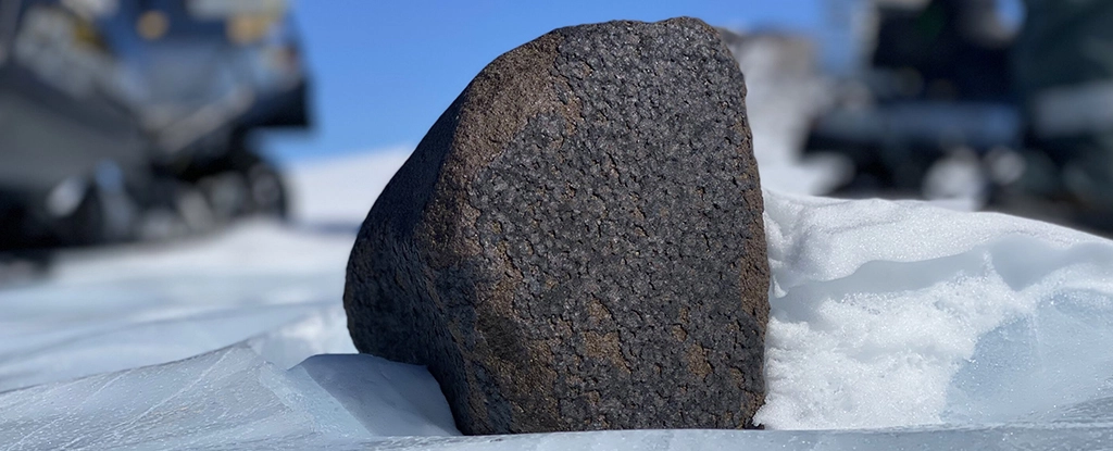 Космічна скеля-монстр в Антарктиді є однією з найбільших знайдених за останні 100 років