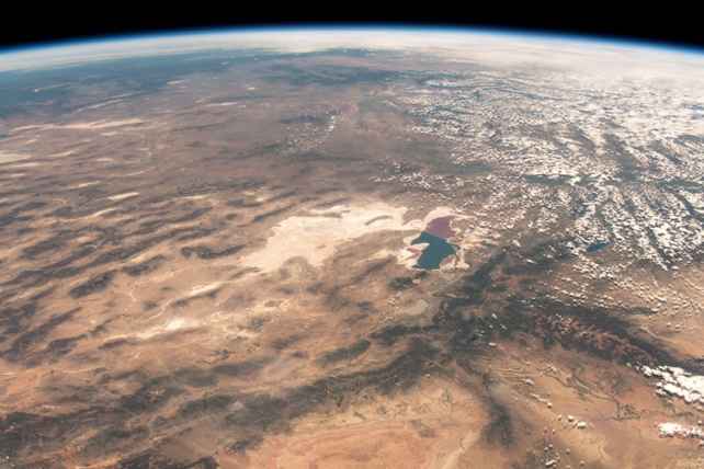 Велике Солоне озеро, вид з космосу