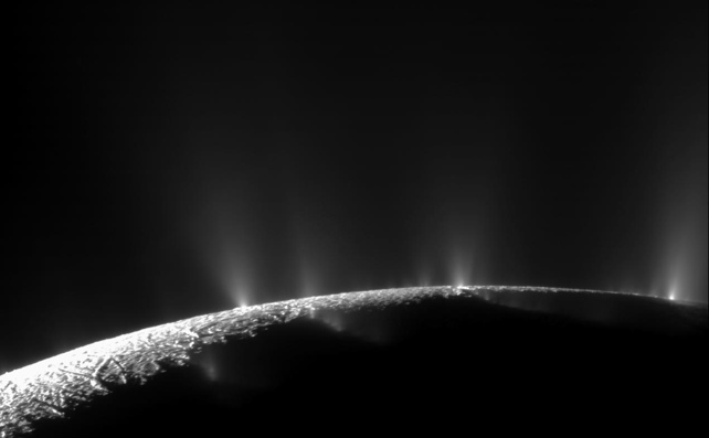 Перья на Енцеладі