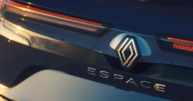 Renault Espace 2023 року перетворюється на позашляховик. Дебют цієї весни