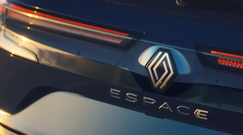 Renault Espace 2023 року перетворюється на позашляховик. Дебют цієї весни