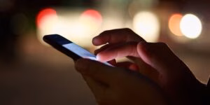 Як зрозуміти, що за вами стежать через смартфон: просто способи перевірки