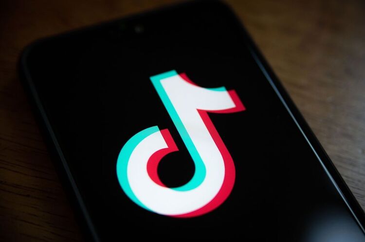 Єврокомісія заборонила співробітникам користуватися TikTok