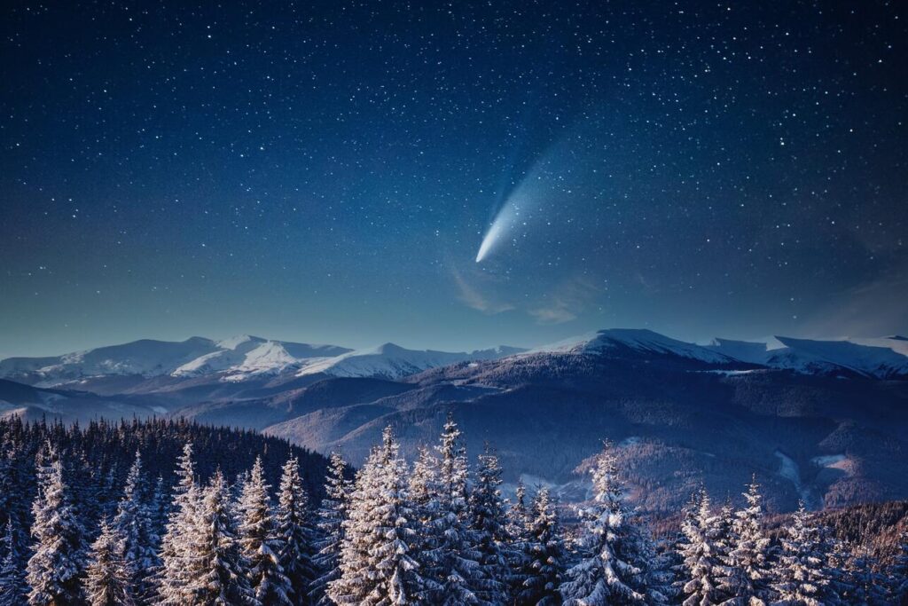 До Землі наблизилася зелена комета
