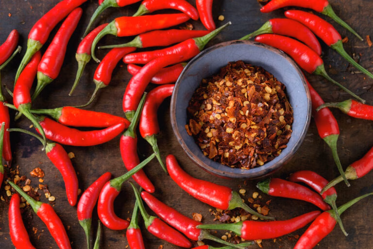 Які властивості має перець чилі?