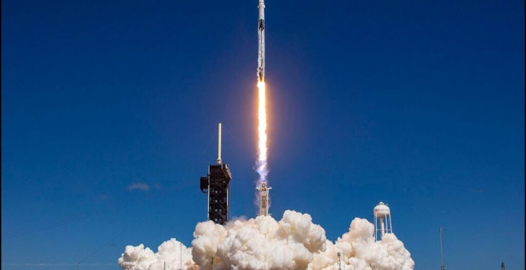 SpaceX запустила дві місії у космос за один день – фото, відео