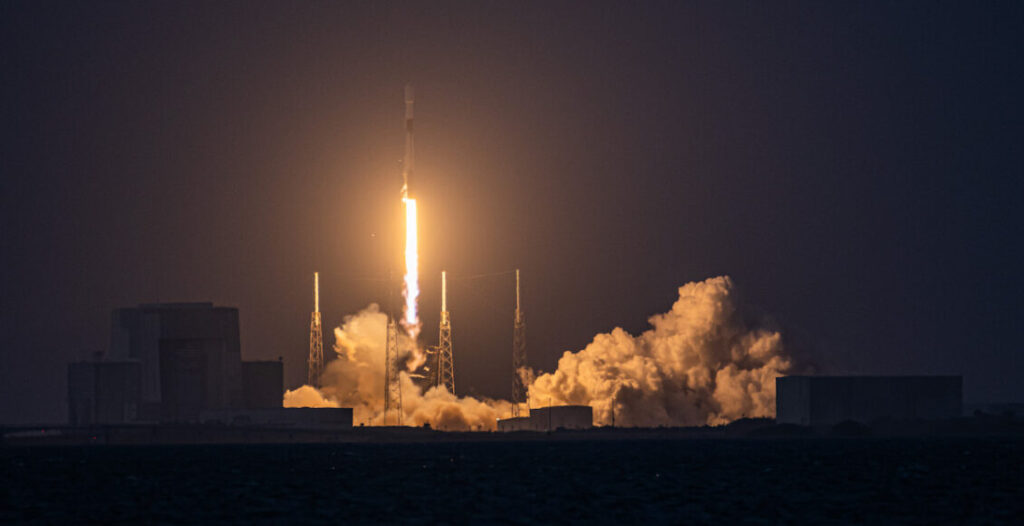 SpaceX запустила 2 ракети з різницею в 5 годин