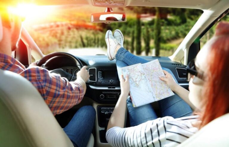 Ідеальна подорож у машині: чим зайнятися, щоб не нудьгувати