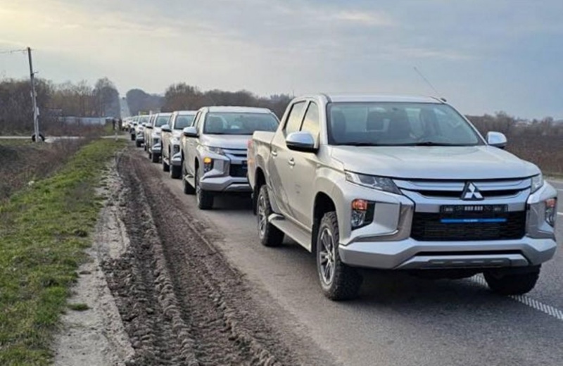 Українські військові отримали пікапи Mitsubishi L200 (Фото)