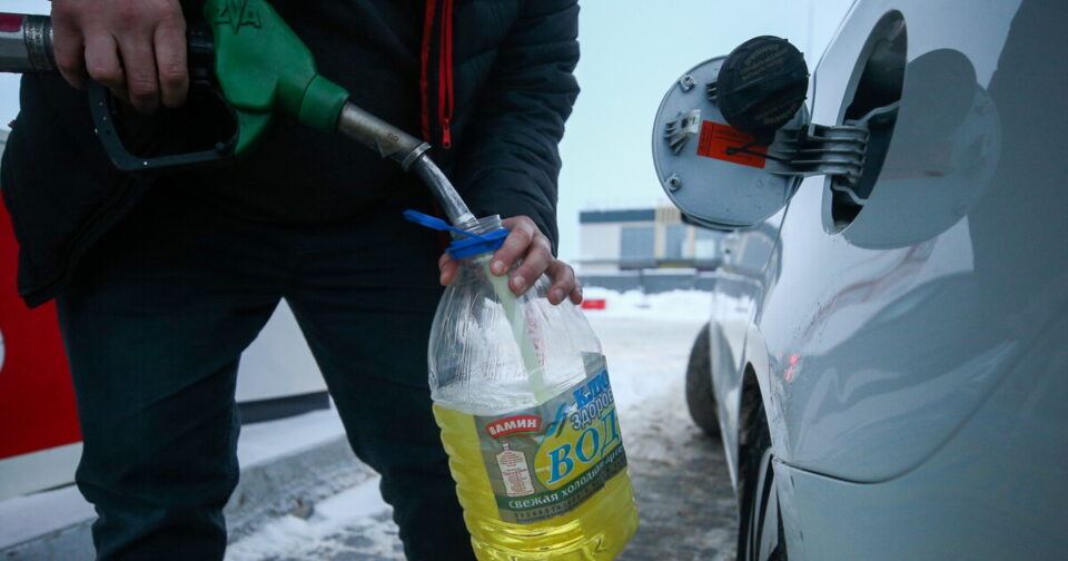 Водіїв можуть оштрафувати за перевезення палива в каністрі