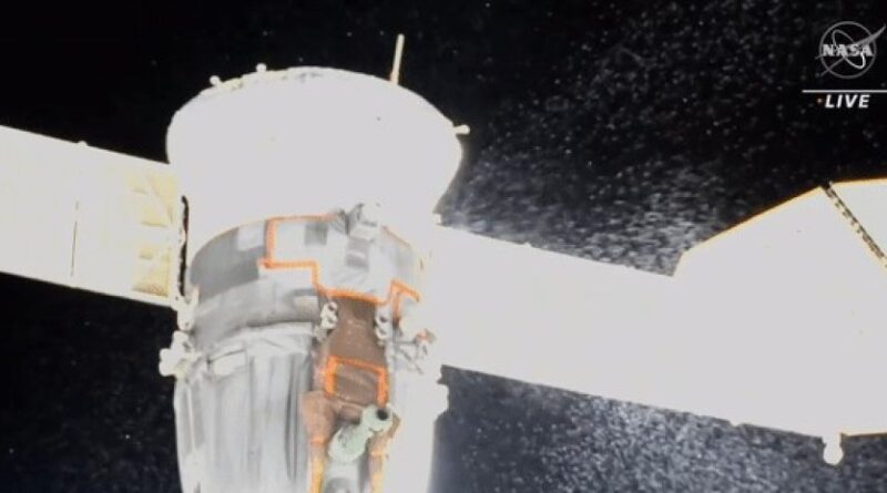 Пошкоджений космічний корабель рф залишає Міжнародну космічну станцію (відео)