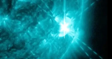 Екстремальний сонячний спалах "Х-класу" вдарив по Землі, спричинивши відключення радіомовлення