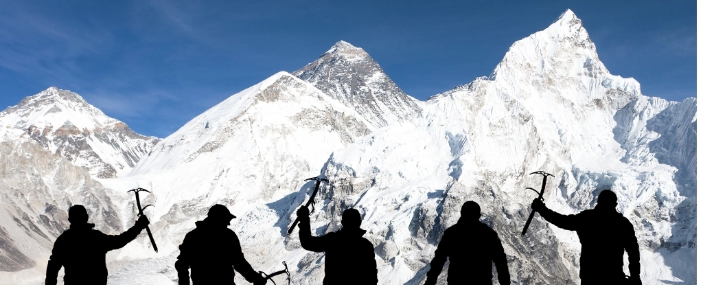 Мікробне різноманіття на Евересті: Як мікроби альпіністів зберігаються на найвищій горі світу