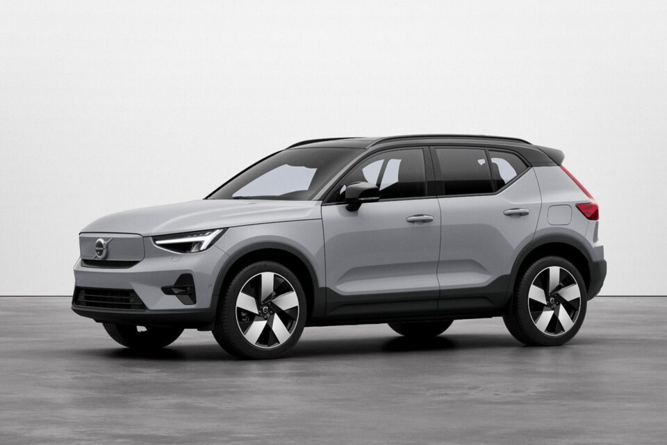 Кроссовер Volvo XC40 и кросс-купе C40 обновились третий раз за год