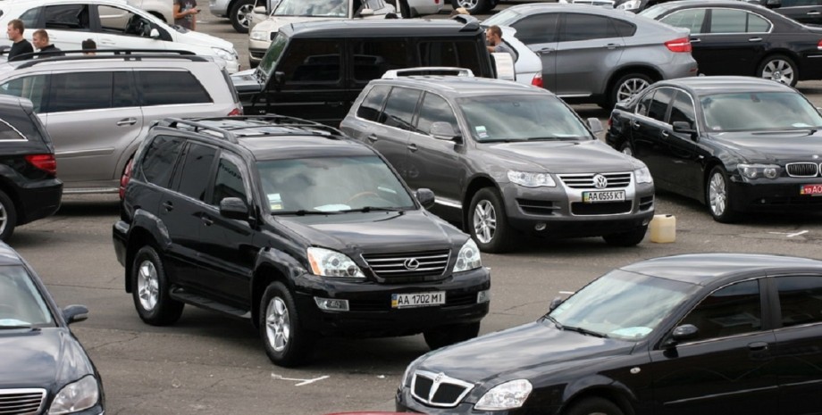 В Україні хочуть спростити торгівлю вживаними автомобілями