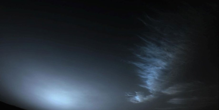 Марсохід NASA зробив знімки передсвітанкових хмар на Марсі (фото)