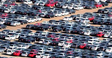 Продажі нових автомобілів у рф в лютому обвалилися на 62%