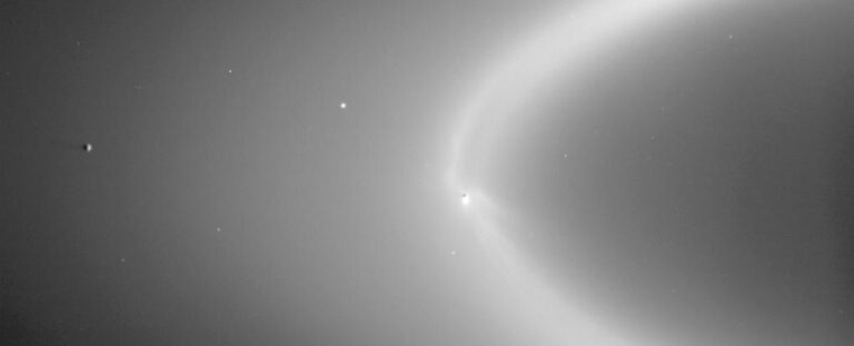 У водах Енцелади знайдено докази існування гідротермальних вентилів