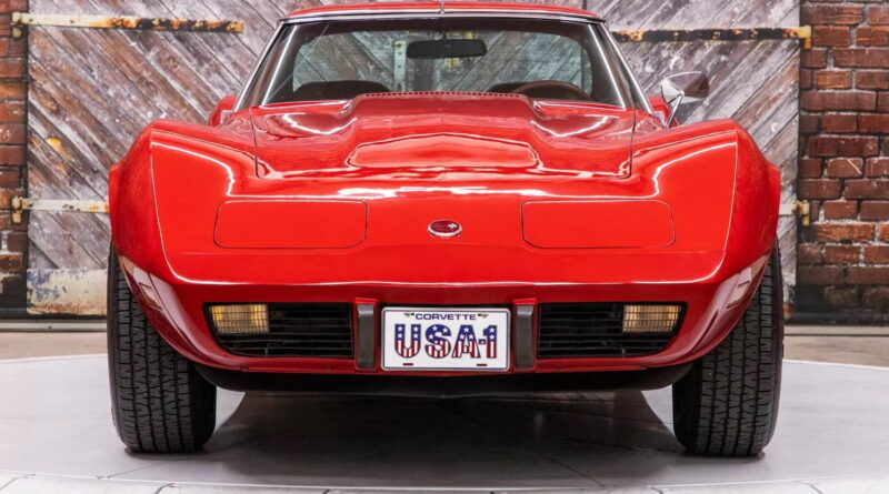 В США пустили с молотка 47-летний Corvette с пробегом 26 километров