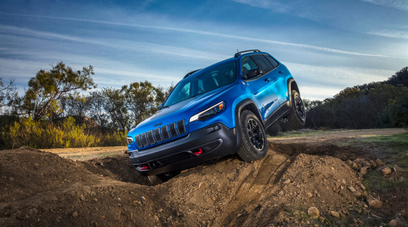 Компания Jeep не собирается прощаться с внедорожником Cherokee
