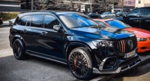 У Києві помітили рідкісний Mercedes GLS у тюнінгу від Brabus – фото