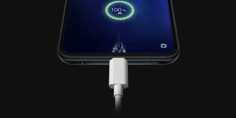 Що першим підключати — телефон до зарядки або зарядку в розетку