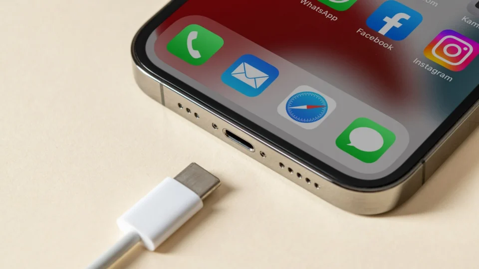 Apple iPhone 15 отримає порт USB-C