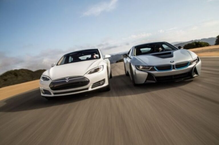 В США хочуть скоротити продажі автомобілів з ДВЗ