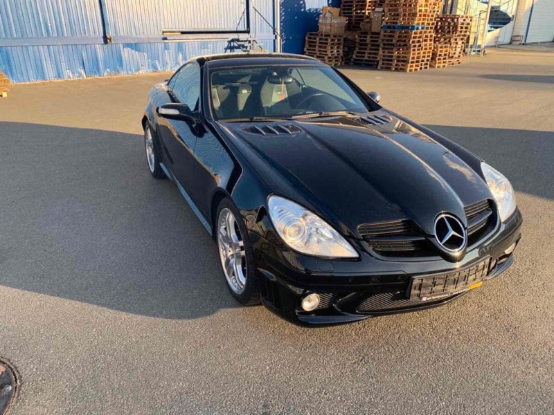 В Україні виставили на продаж рідкісний кабріолет Mercedes-Benz SLK55 AMG (Фото)