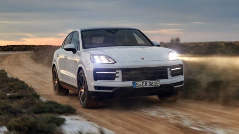 Представлений оновлений Porsche Cayenne: ще технологічніше, потужніше та швидше (Фото)