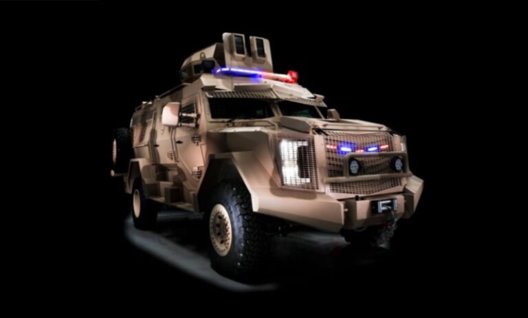 Українська компанія представила три унікальні бронемашини (Фото)