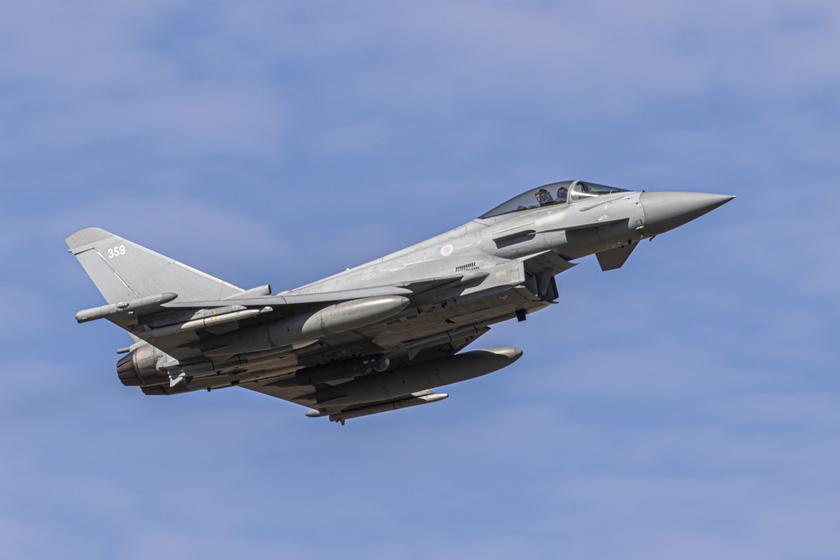 НАТО по тривозі підняло винищувачі Eurofighter Typhoon для перехоплення трьох російських літаків над Фінською затокою