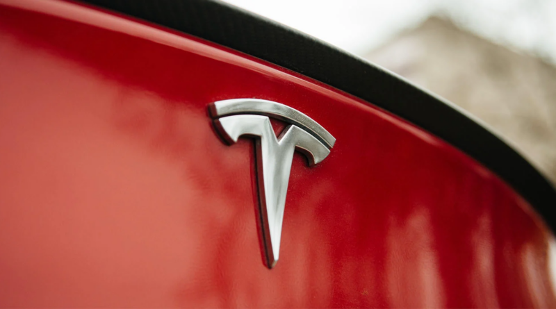 Tesla подала до суду через те, що співробітники поділилися знімками з камер приватних автомобілів