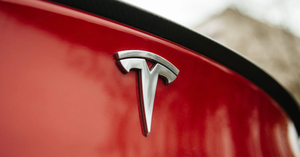 Tesla подала до суду через те, що співробітники поділилися знімками з камер приватних автомобілів