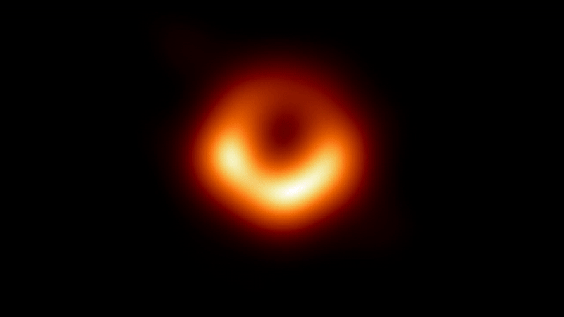 Штучний інтелект кардинально покращив перше в історії зображення чорної діри