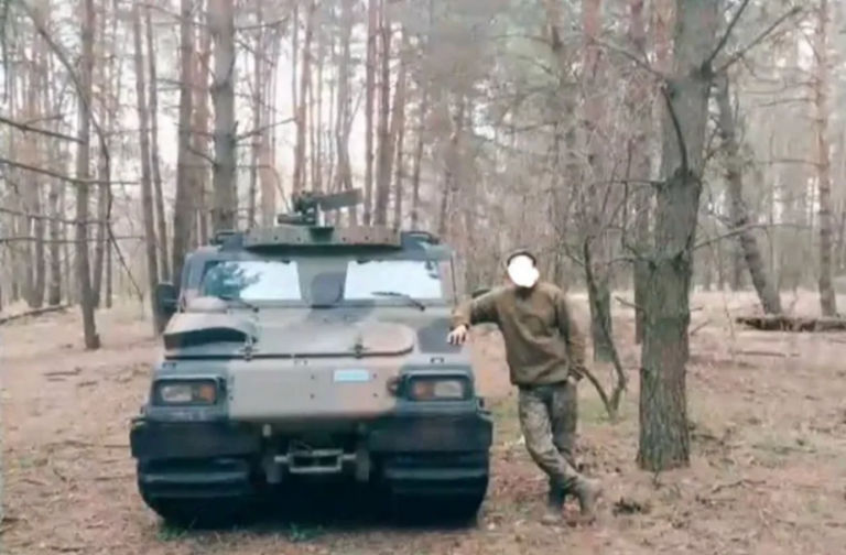 На службу ЗСУ стали гусеничні всюдиходи Bandvagn (Фото)
