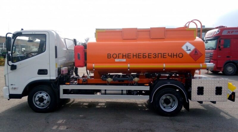 Український виробник представив сучасний бензовоз (Фото)
