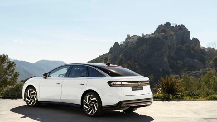 Компанія Volkswagen представила свій новий електричний седан із запасом ходу понад 600 км.