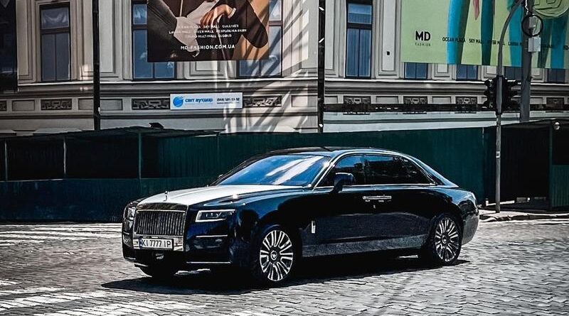 В Україні помітили Rolls-Royce в ексклюзивній комплектації за $500 000 (Фото)