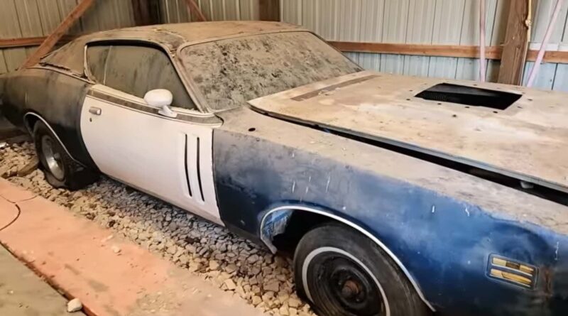 Віднайшли дуже рідкісний Dodge Charger в покинутому ангарі (Відео)
