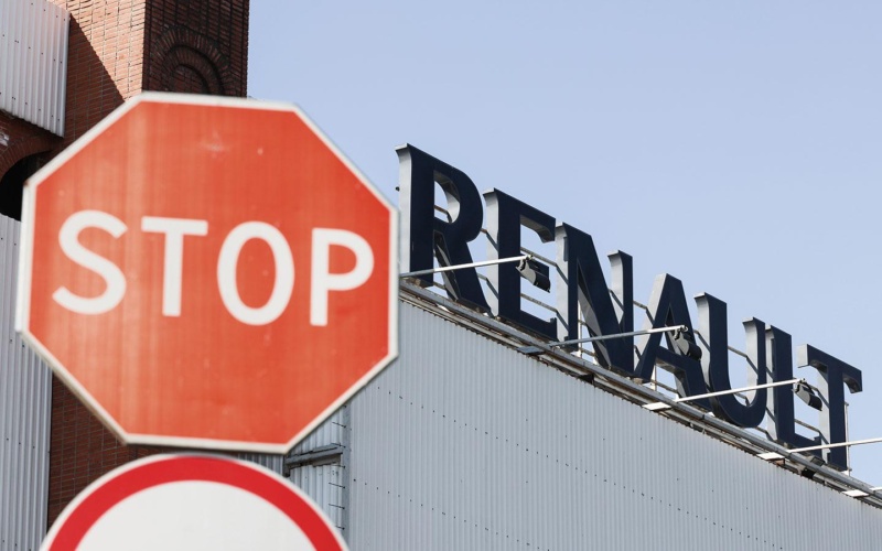 Російські дилери вимагають понад $100 млн від Renault за відхід з росії