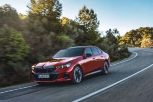 Представлений електричний седан BMW i5