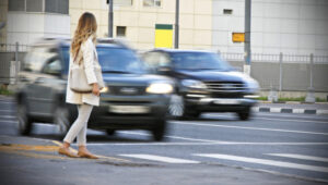 В Україні хочуть штрафувати пішоходів: новий вид покарань