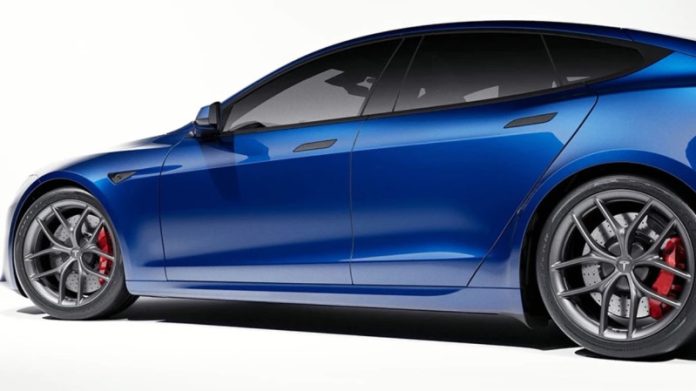 Tesla Model S Plaid отримала керамічні гальма, суперкарівські шини та максималку 320 км/год