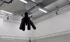 Квадрокоптер з крилами підлаштувався під вітер і зекономив енергію